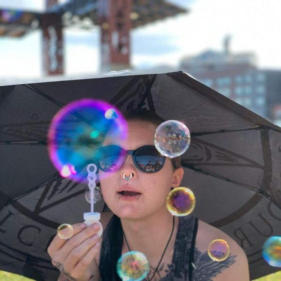 Meet your Posher, Kari - Picture 1 of 1